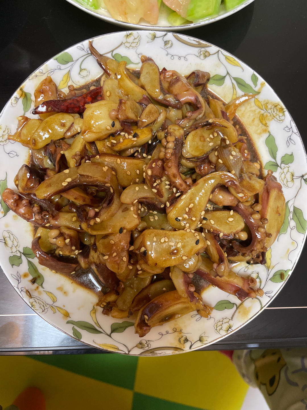酱爆章鱼足（麻辣酱香！超级像路边摊的铁板鱿鱼味道！特别下饭！）