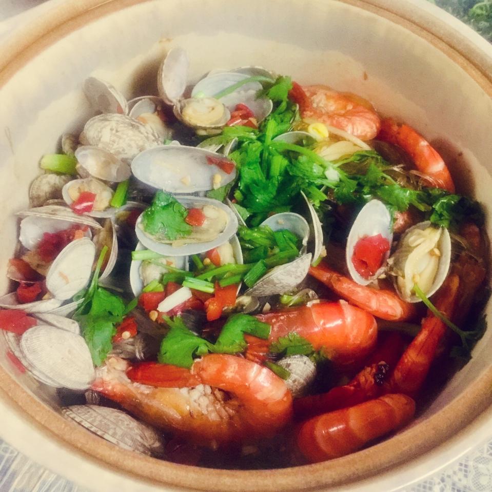 花甲大虾粉丝煲的做法