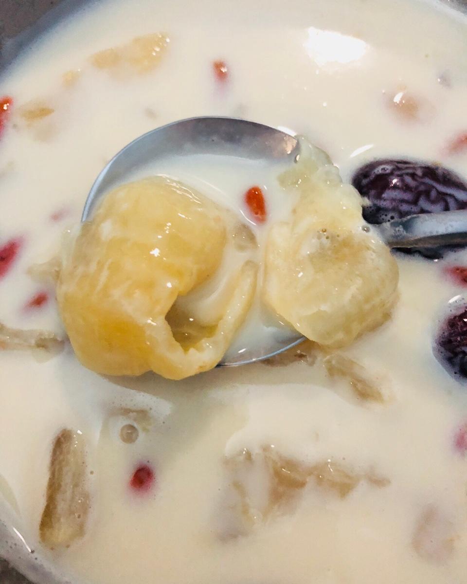 牛奶炖鱼胶／花胶