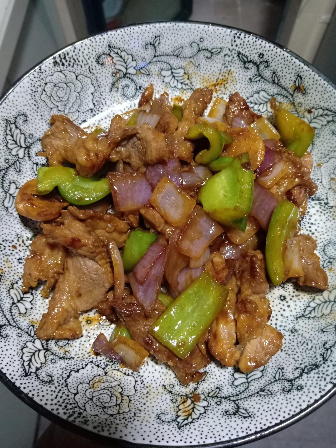 下饭菜：洋葱青椒炒肉片