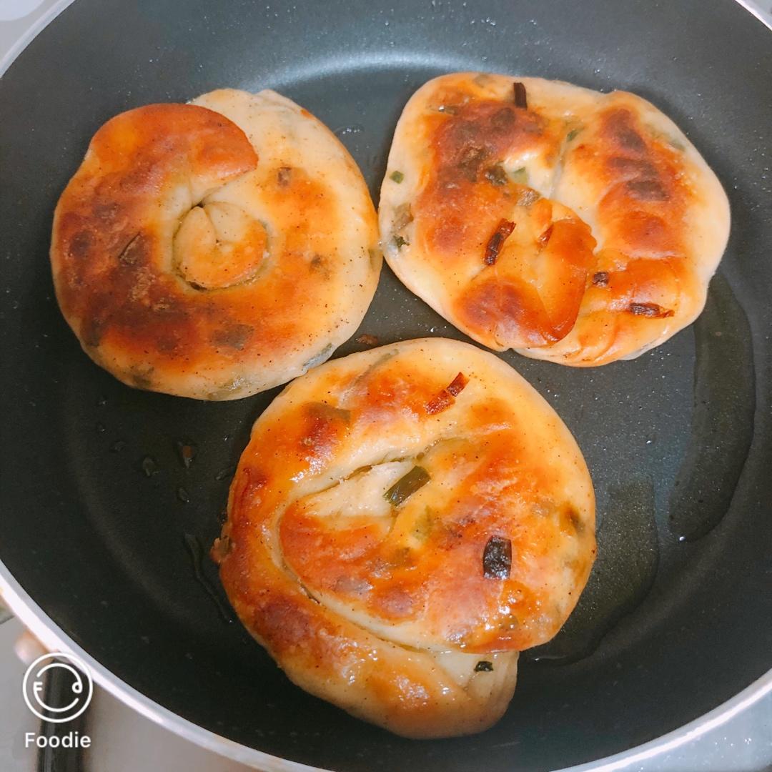 快手葱油饼（饺子皮版）