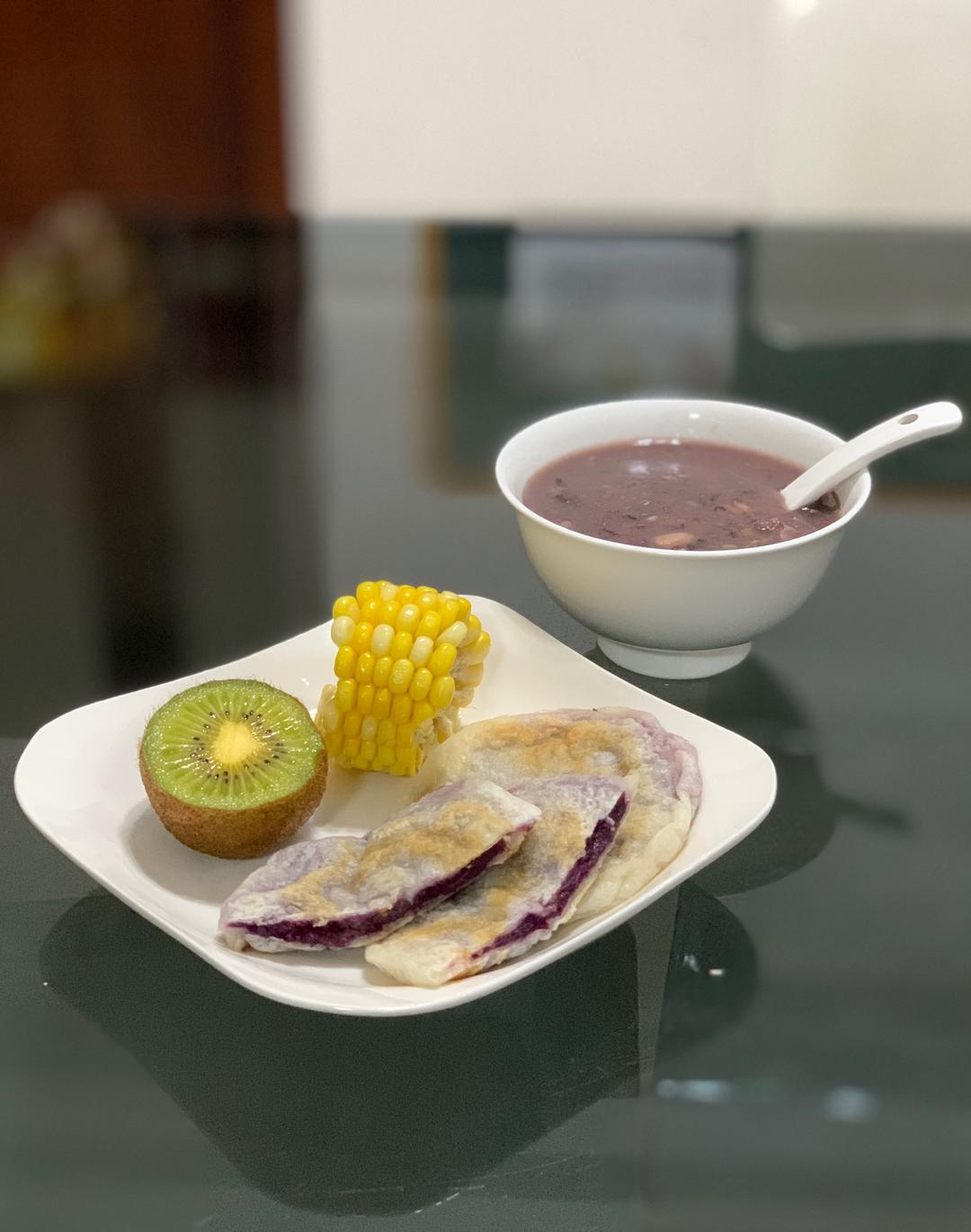 Kitty早餐【杂粮粥&紫薯糯米饼】