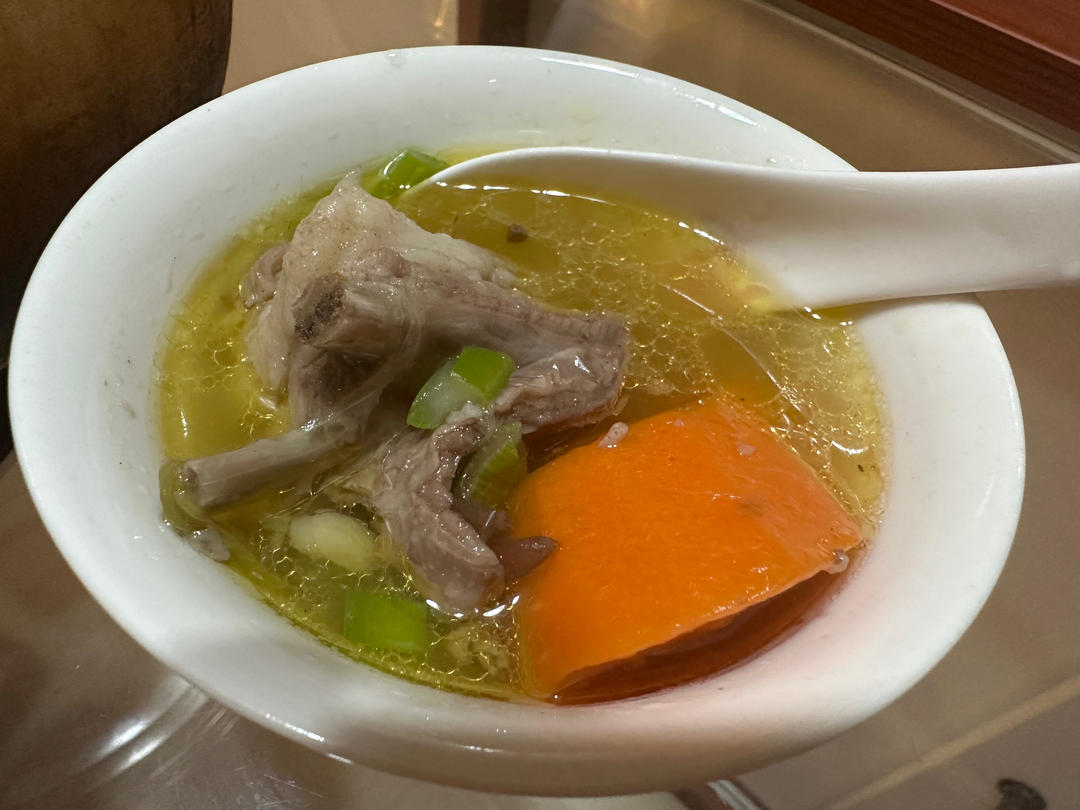 清炖滋补羊排汤