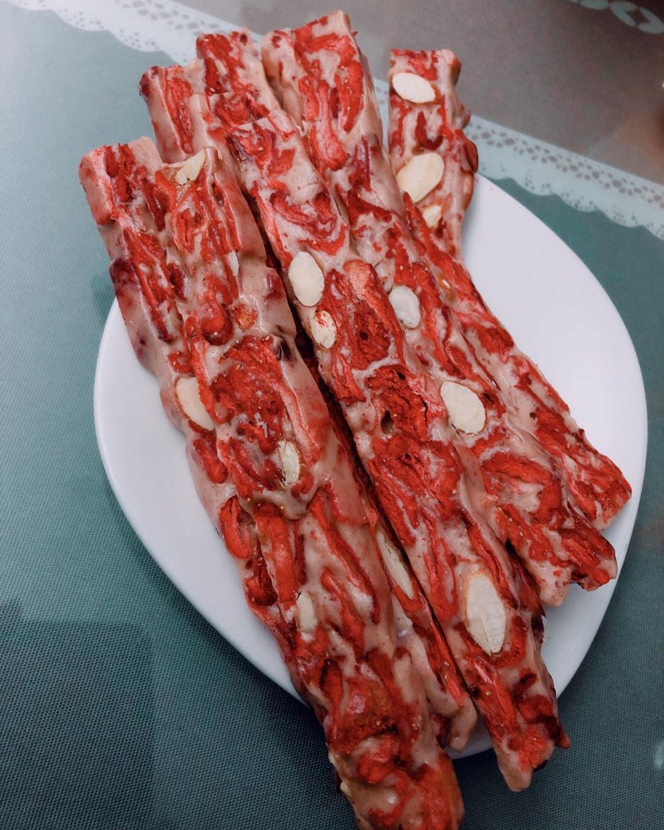 草莓牛轧糖