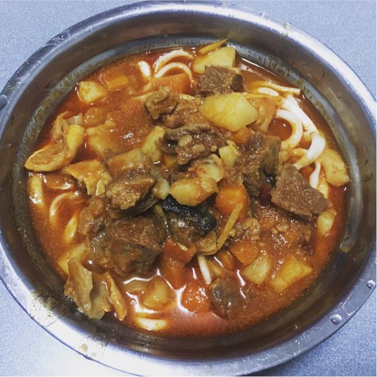 番茄土豆胡萝卜牛腩（牛肉鲜嫩的独家秘诀）