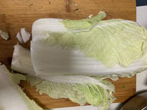 东北大白菜炖土豆的做法 步骤1