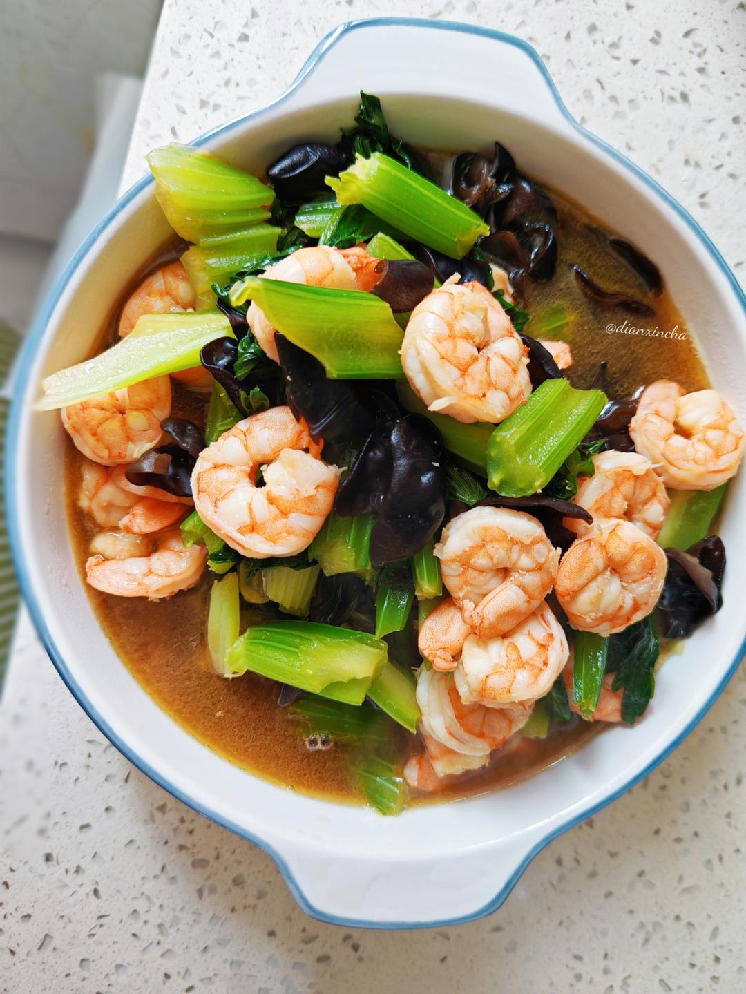 超级嫩的西芹吃法（西芹虾仁），小朋友也可以吃很多