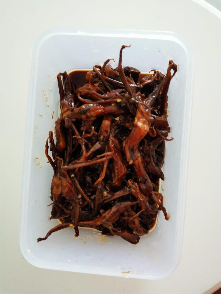 麻辣鸭锁骨（不输周黑鸭）