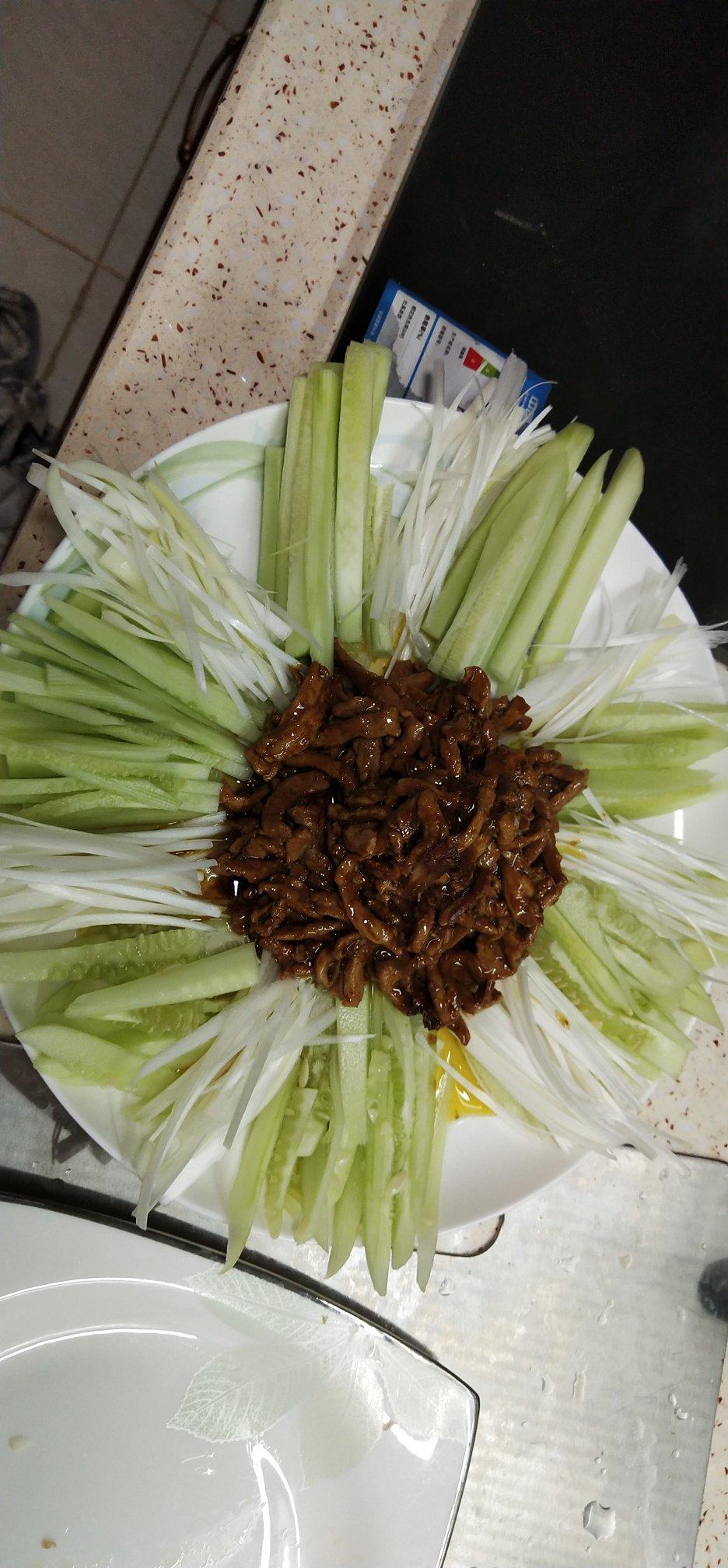 学做京酱肉丝，带饼的