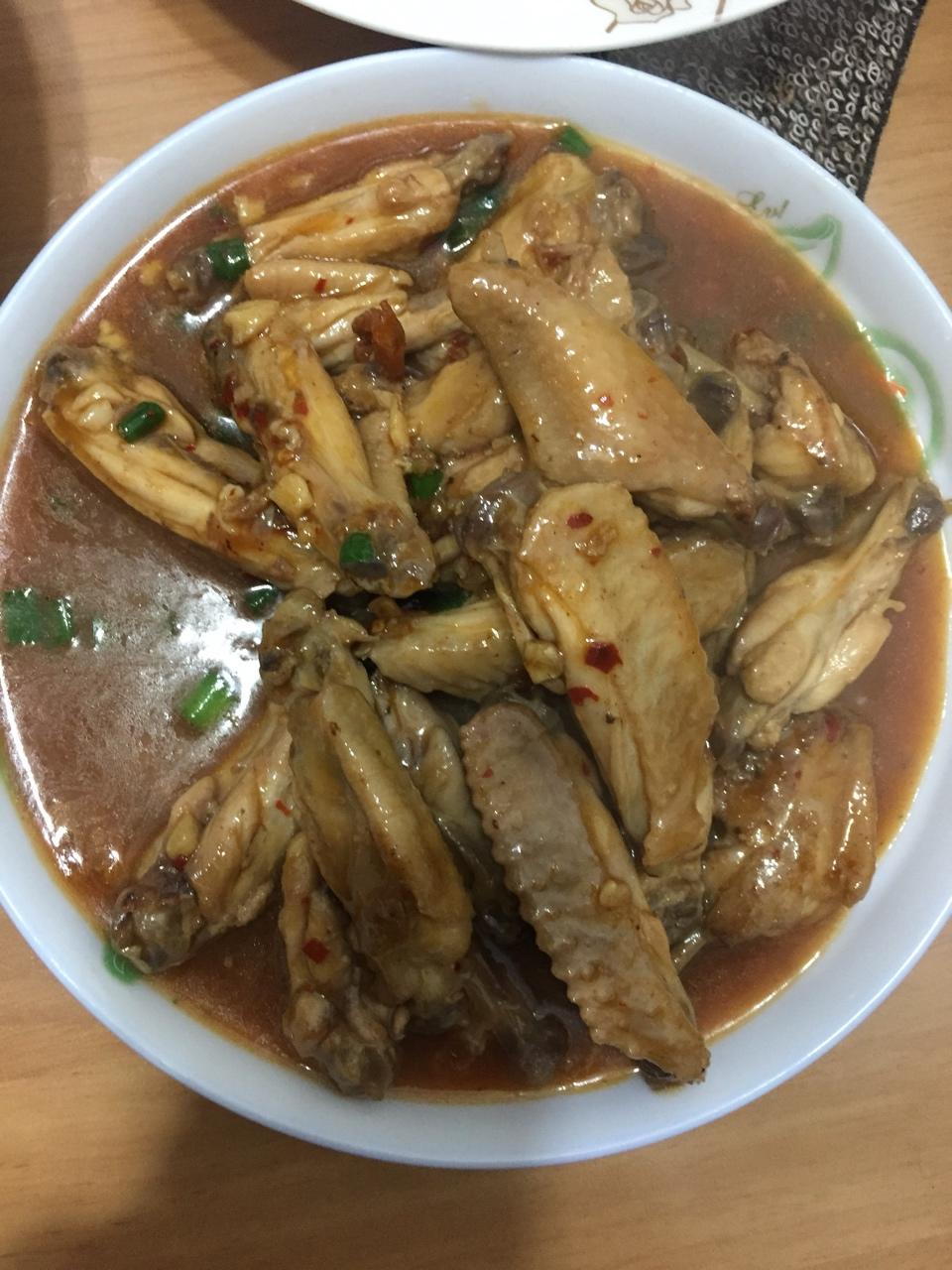 吮指鸡翅