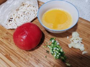 番茄鸡蛋汤面的做法 步骤1
