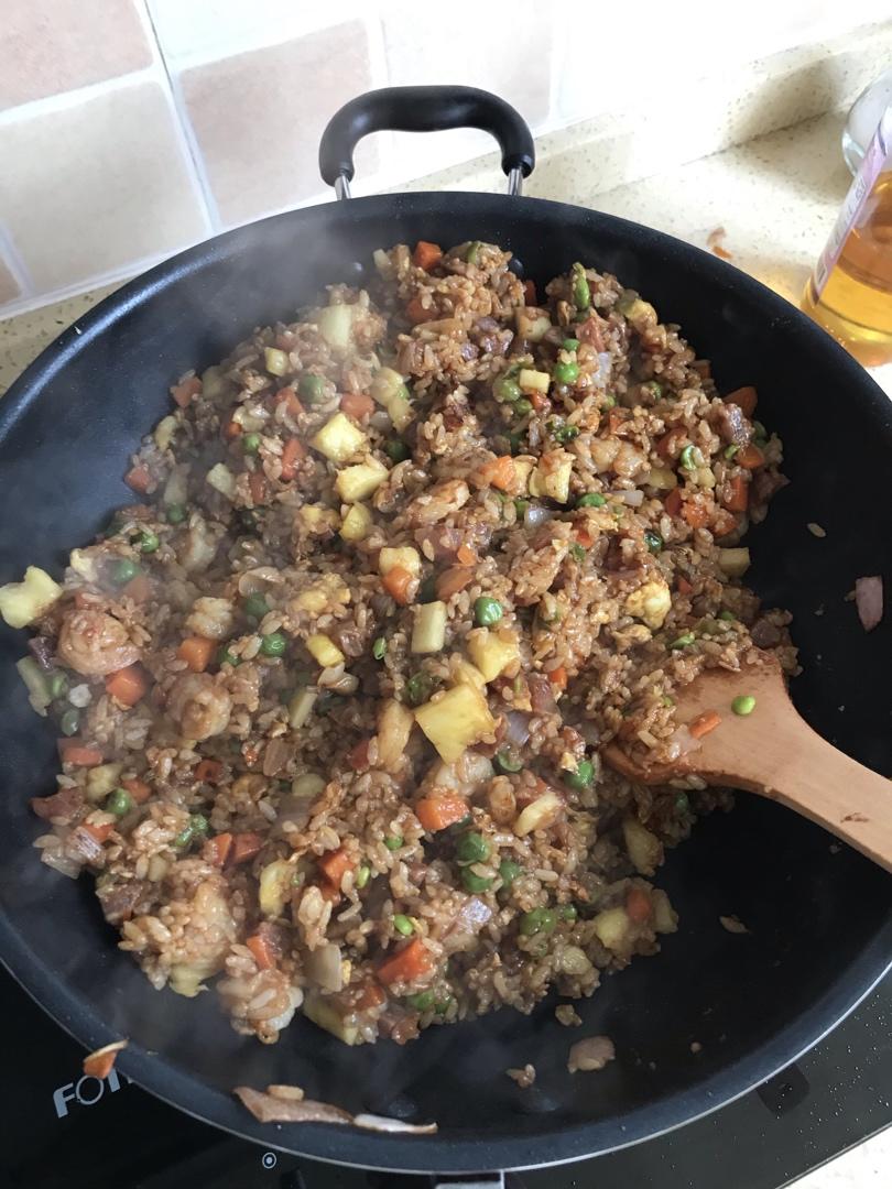 凤梨虾仁炒饭