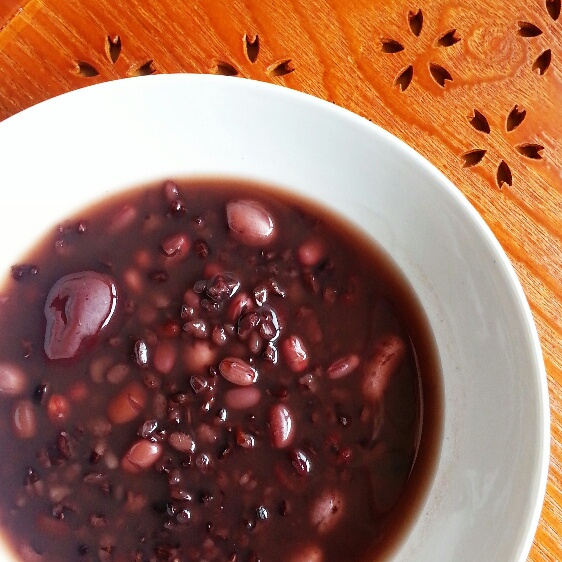 花生红枣黑米粥