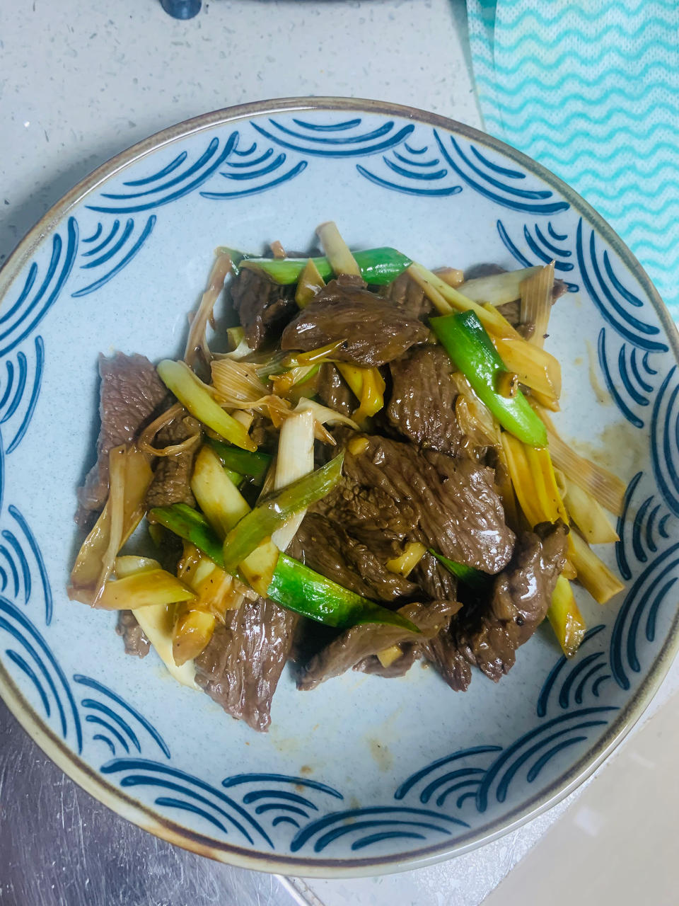 葱香浓郁的葱爆牛肉