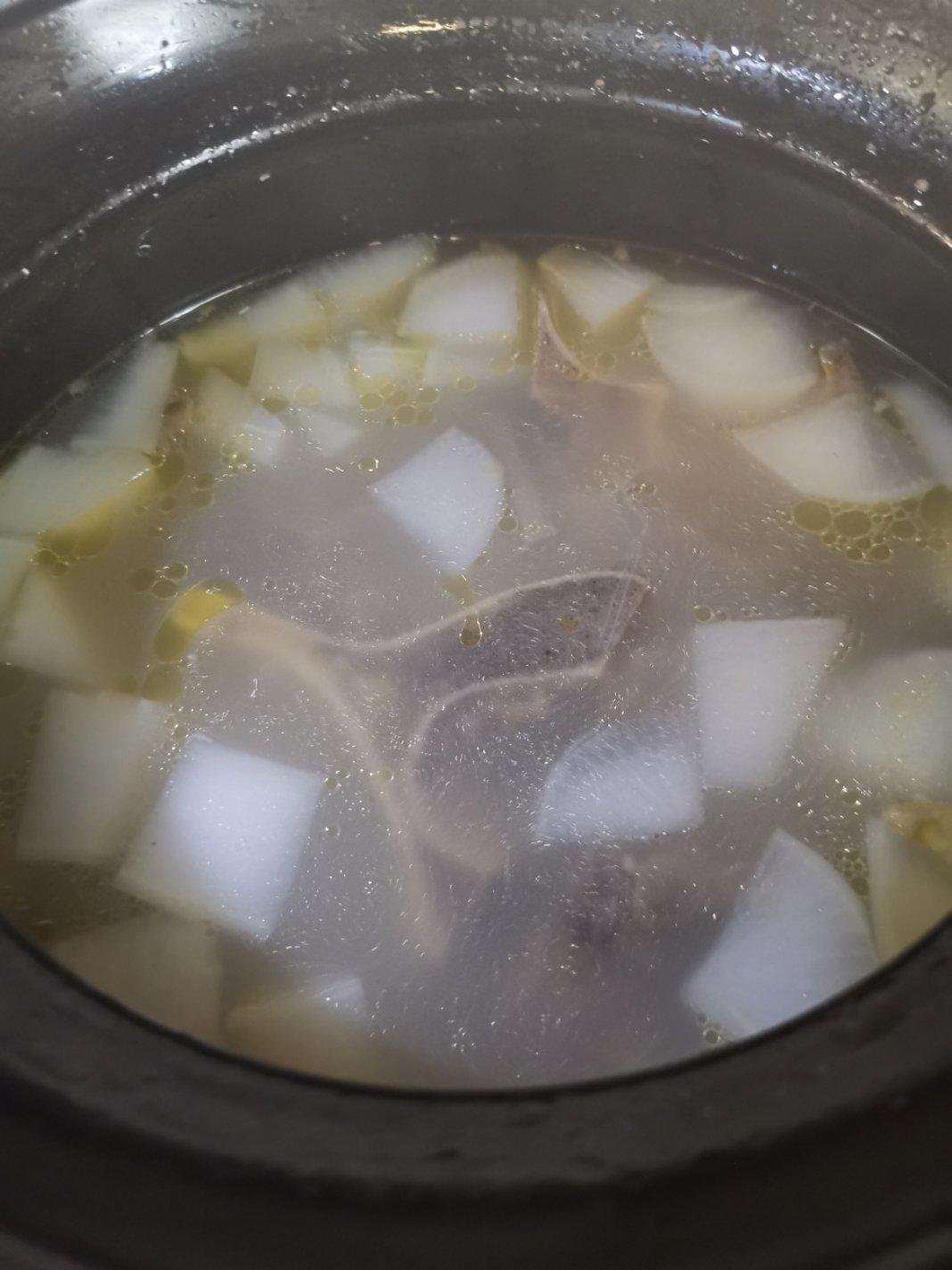 萝卜牛骨汤