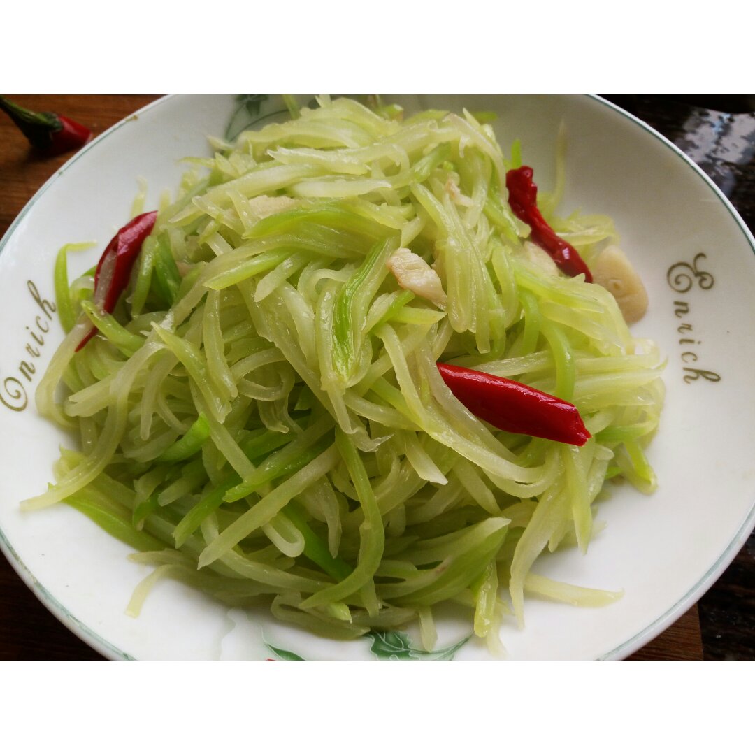清炒莴笋丝