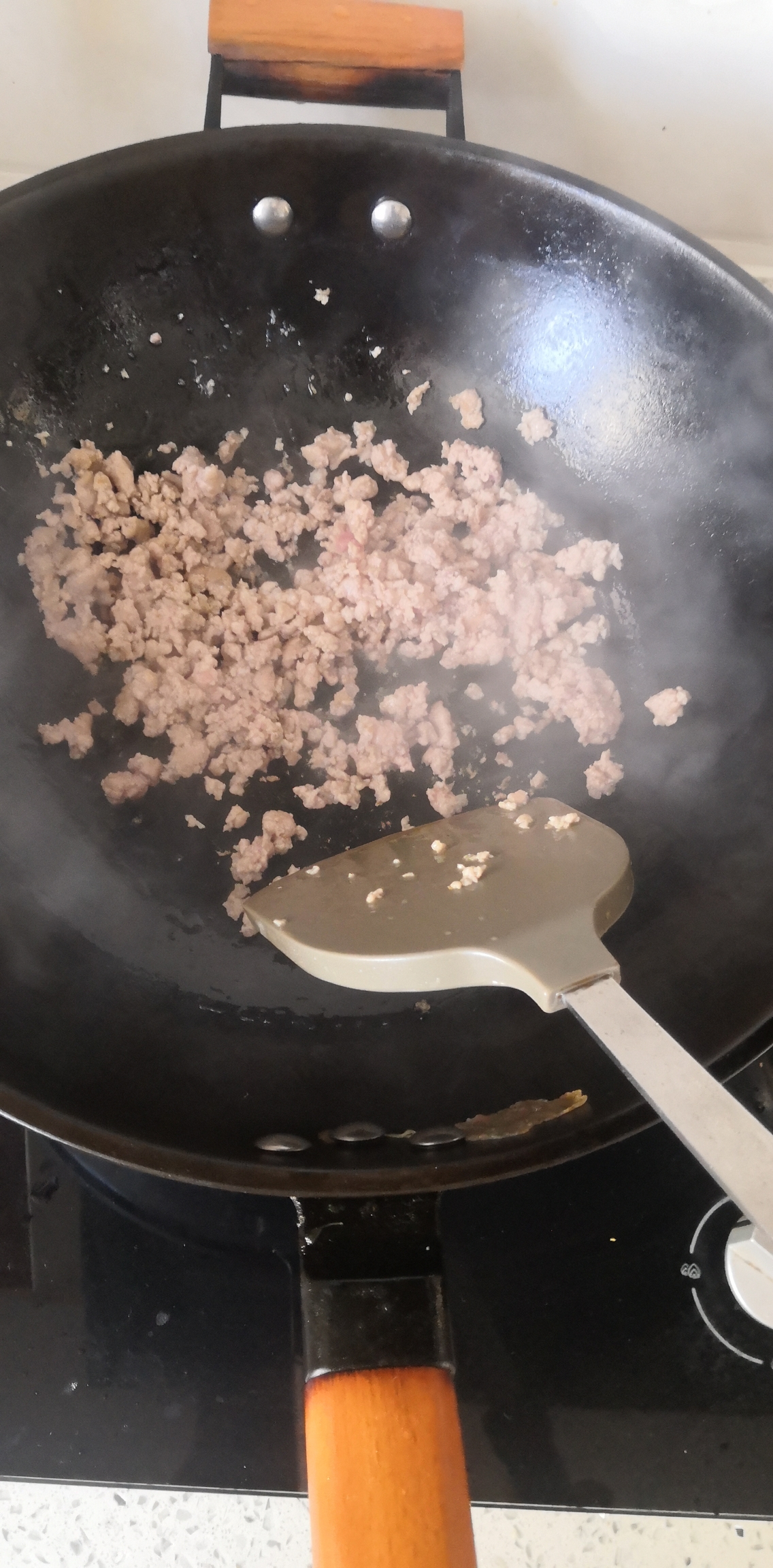 茼蒿肉末小豆腐的做法 步骤5