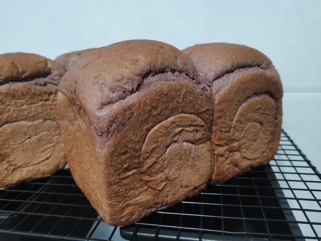 黑米鲜奶吐司