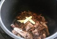 茶树菇煲水鸭汤的做法 步骤3