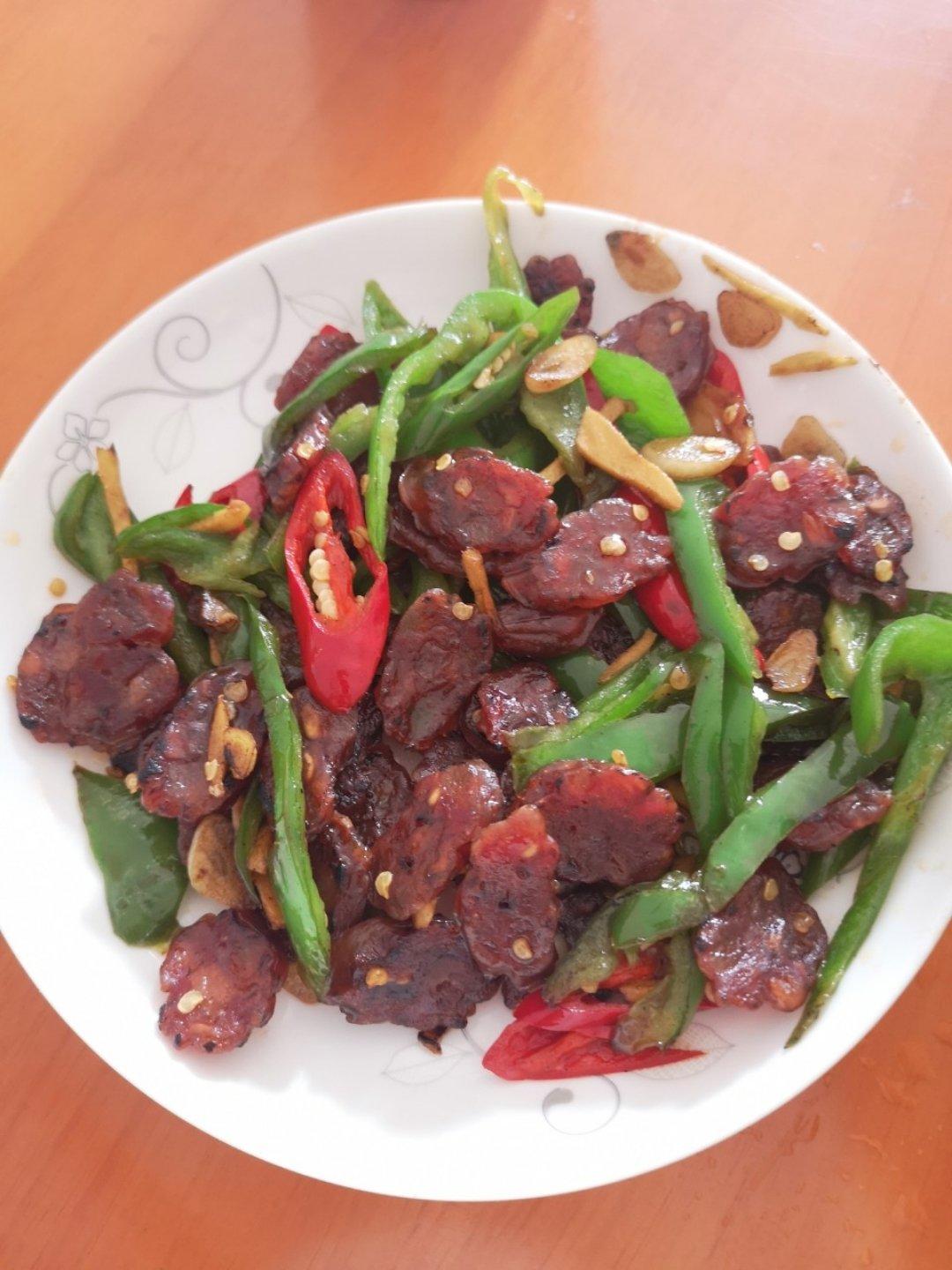 梦想2020做的青椒炒香肠