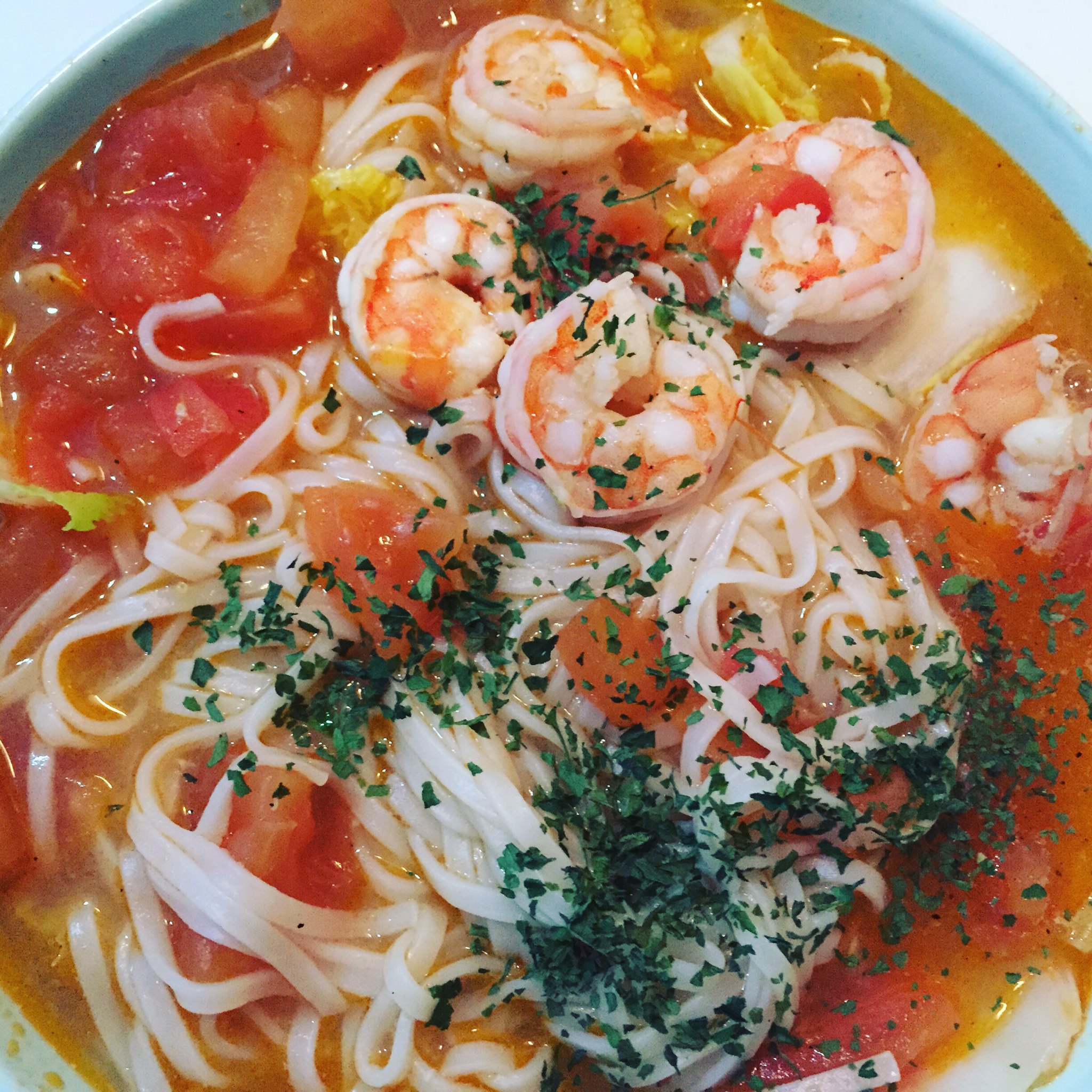 王胖肉做的鲜虾番茄鸡蛋面