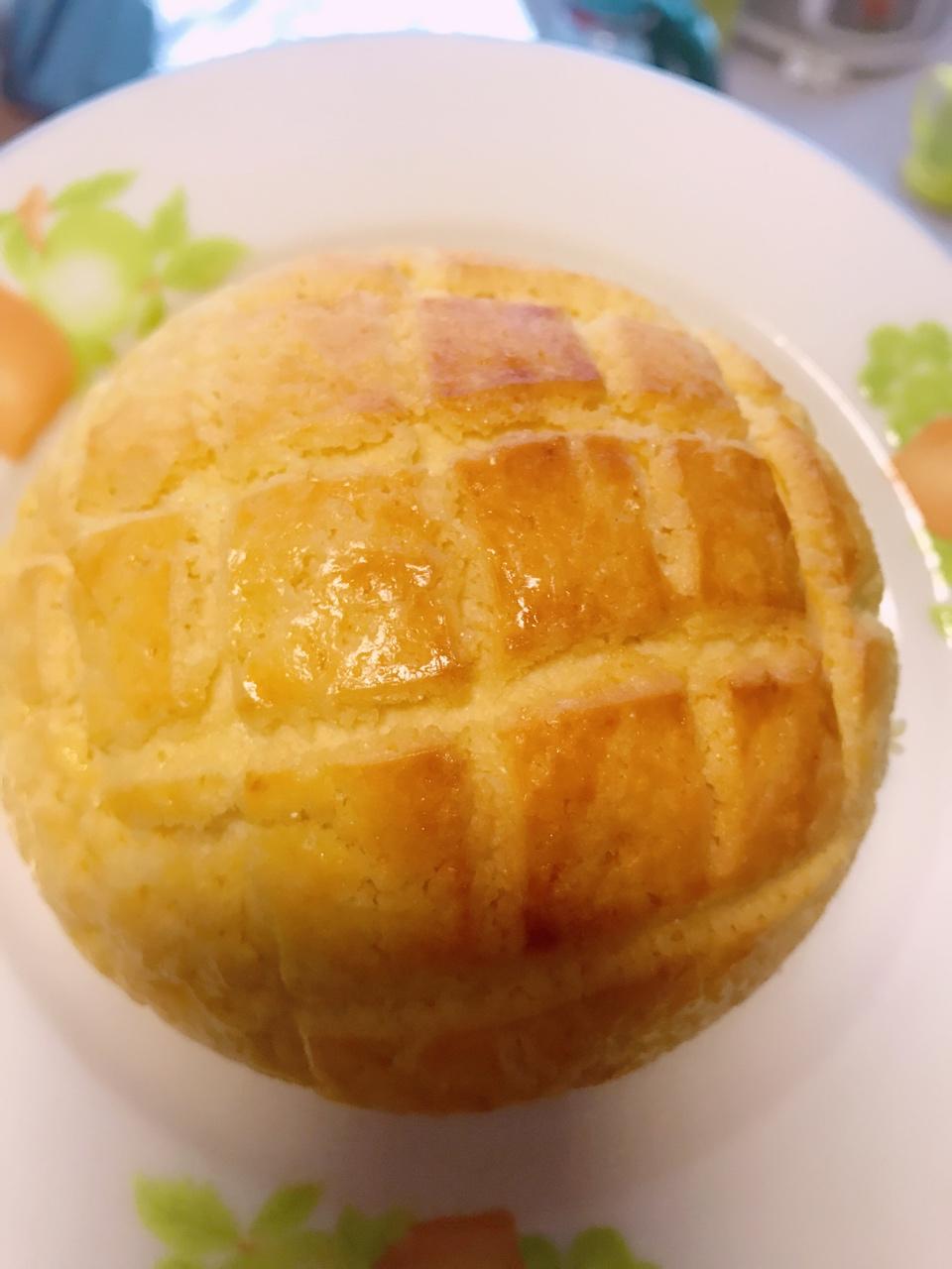 好吃到炸裂的港式菠萝包（附带制作酥皮的小视频）