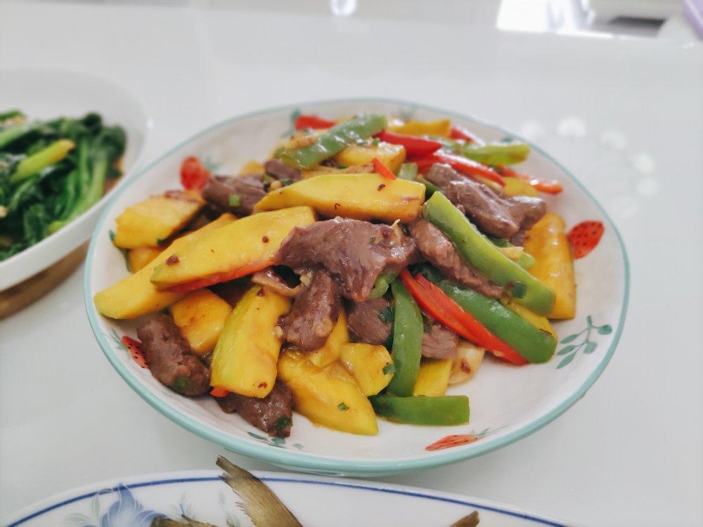【芒果炒牛肉】6月水果之王，用来炒牛肉出奇可口！