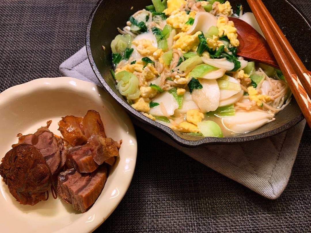 杂蔬鸡蛋炒年糕