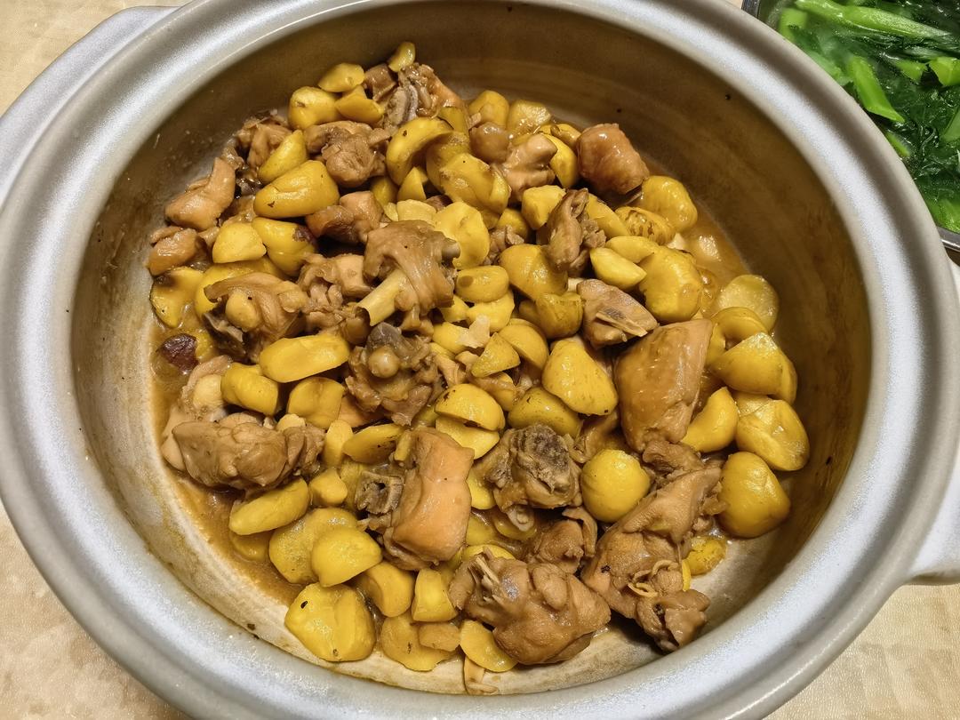 栗子焖鸡￨汁浓味郁、软糯入味