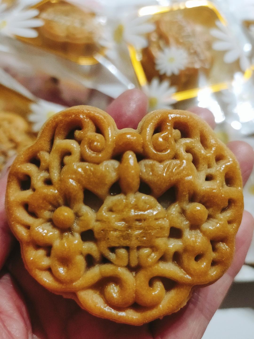 广式莲蓉蛋黄月饼/久吃不厌的经典组合