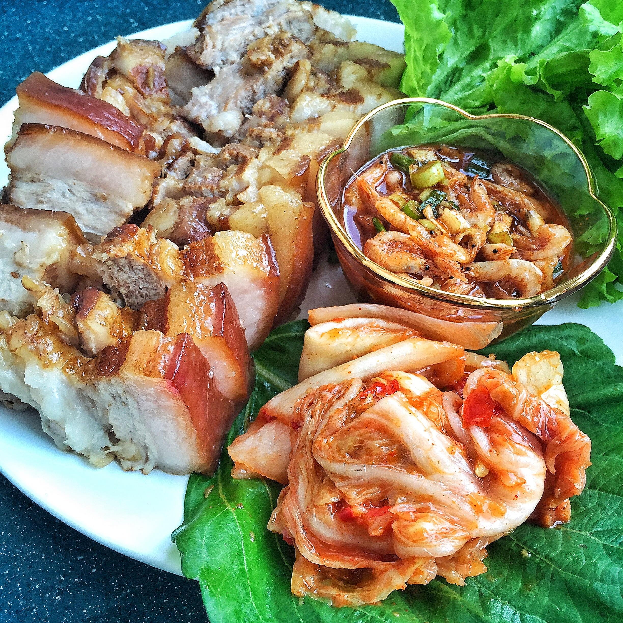 韩剧常见的猪肉包菜Bo-Ssam的做法