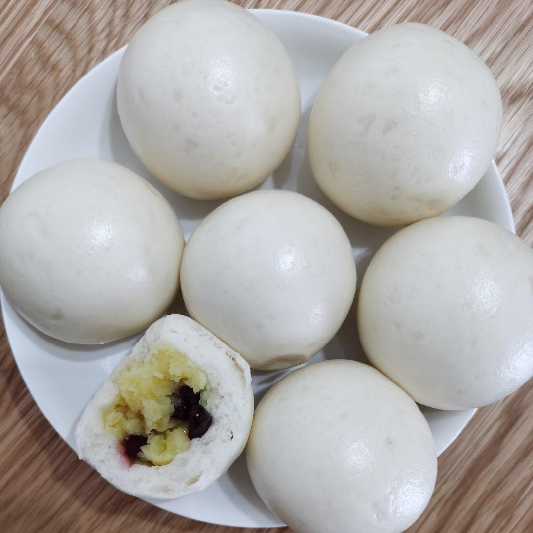 松软香甜的奶黄包，很快就可以搞定。