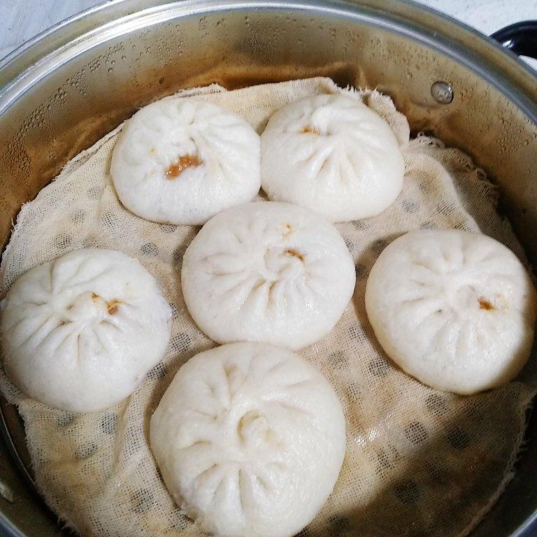 鲜美多汁的洋葱牛肉包子
