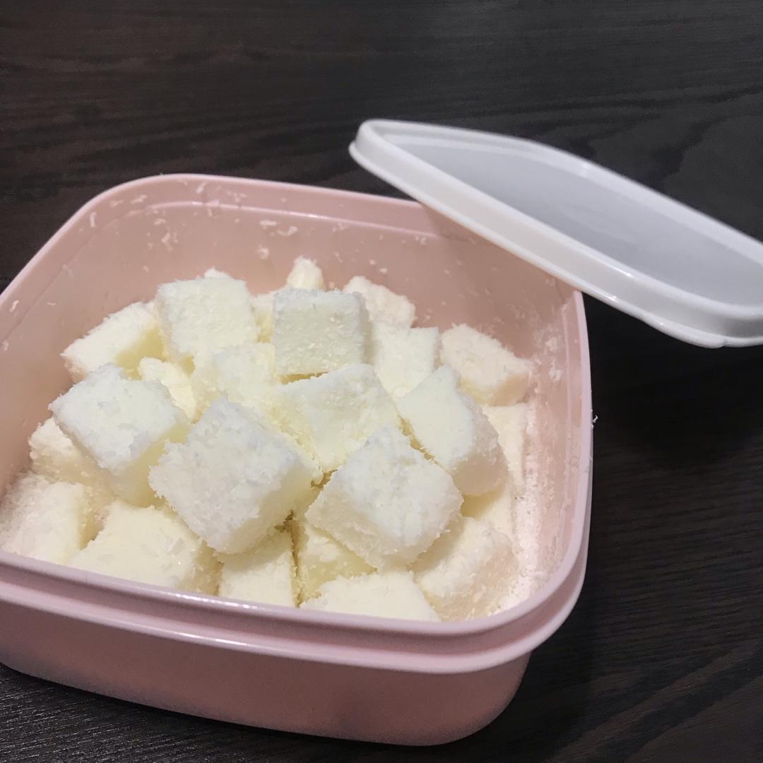 完胜85‘C的牛奶椰蓉小方