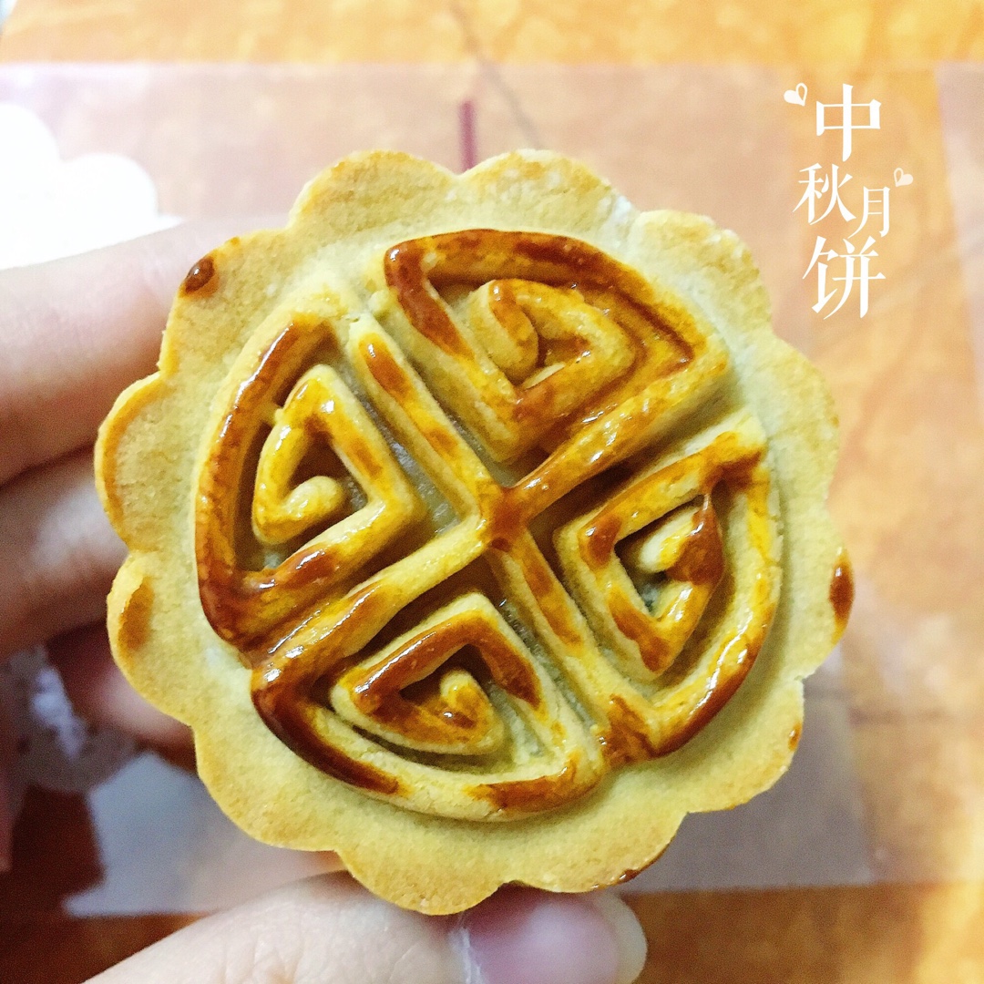 广式月饼—蛋黄莲蓉月饼