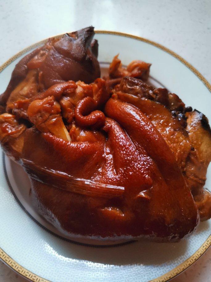 酱香卤猪蹄