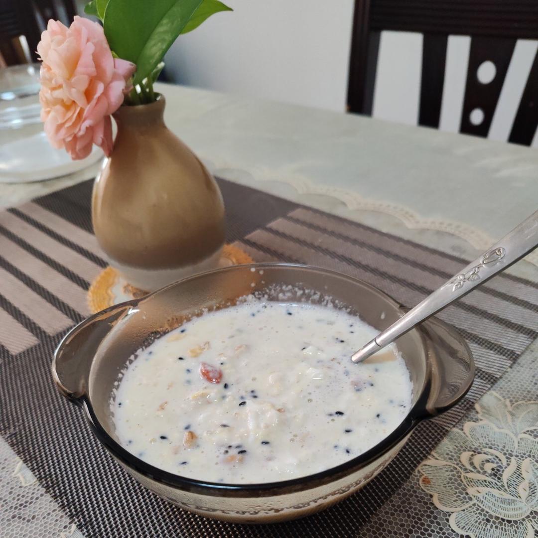 牛奶鸡蛋醪糟 冬日里最爱的甜品汤