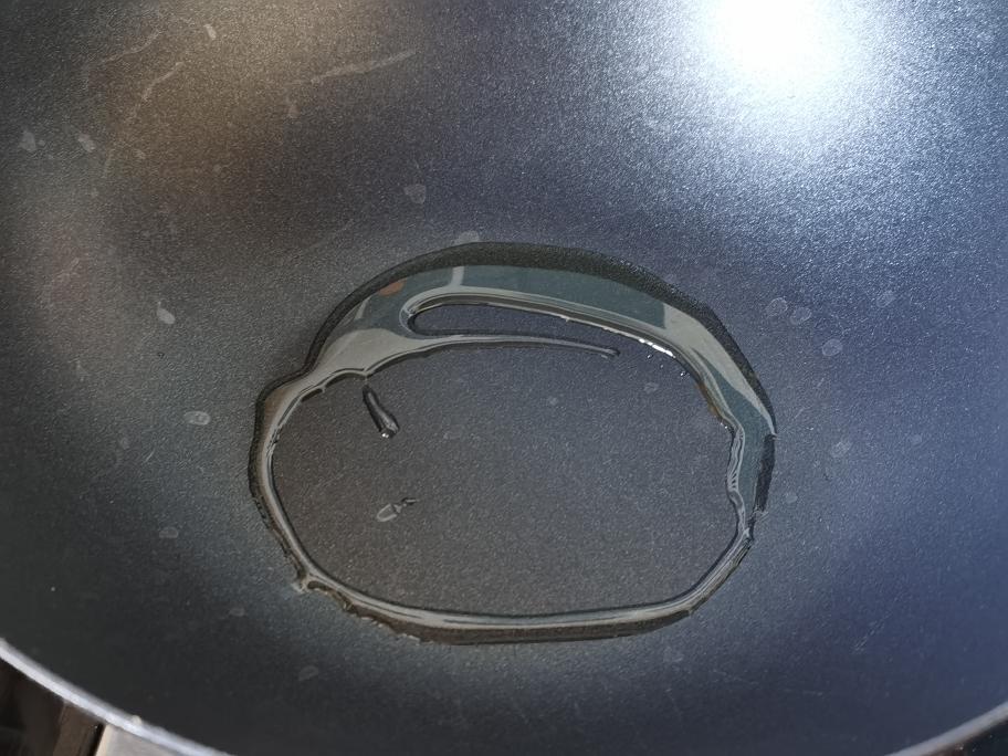 南瓜炒扇贝柱｜冬日里的鲜的做法 步骤2