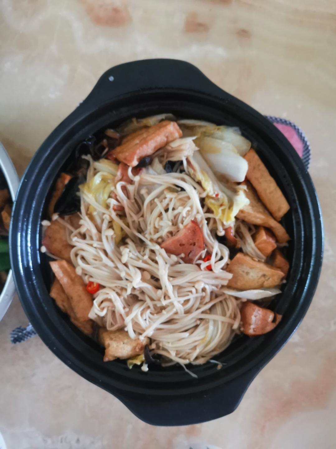 ✨无敌下饭❗️好吃到哭的白菜火腿豆腐煲