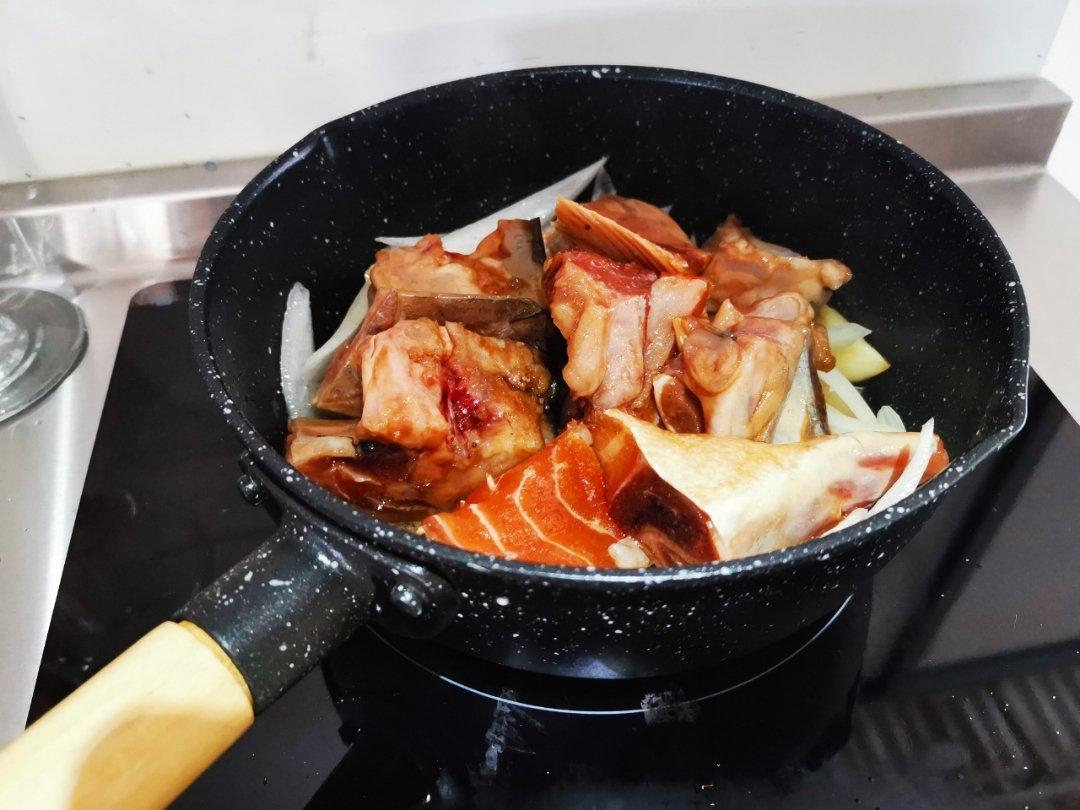 焖三文鱼头（中餐厅张亮简易版）
