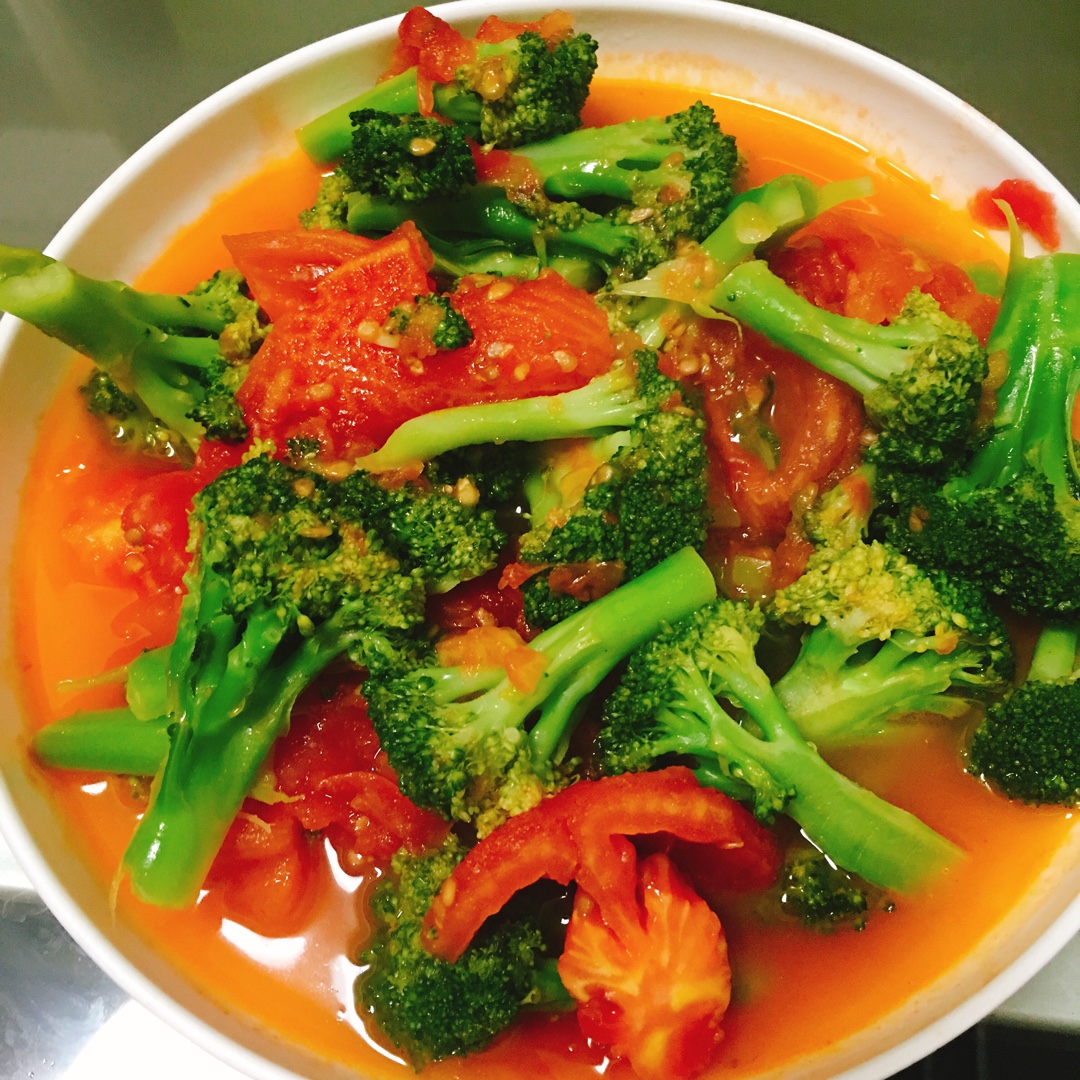 羽羽白白做的番茄炒西兰花