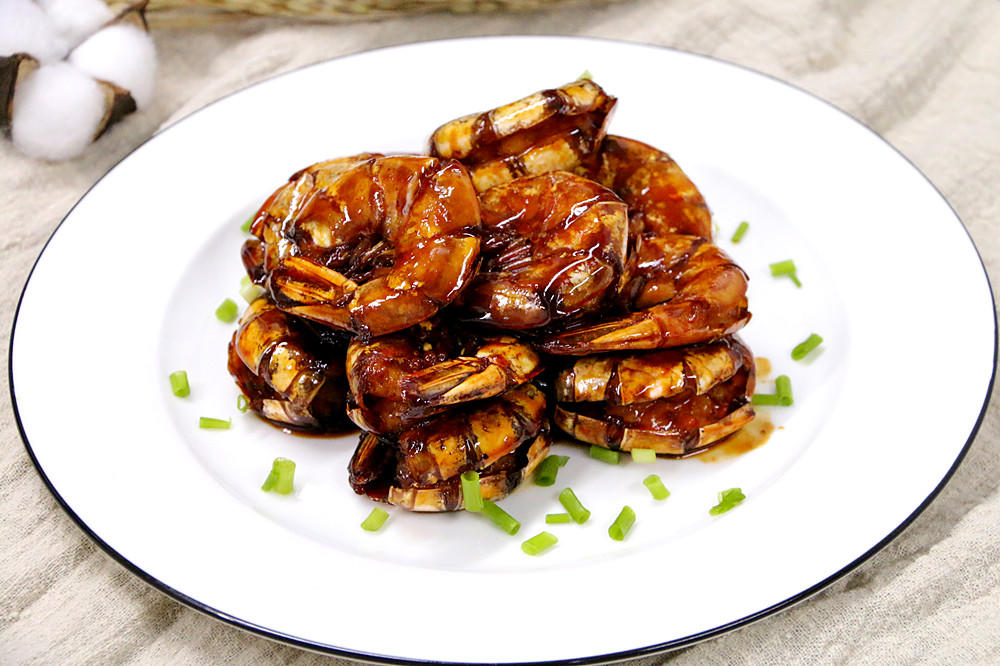 香甜红烧味，可以红烧肉也可烹大虾。