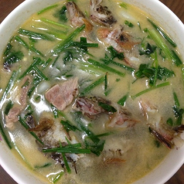香菜杂鱼汤