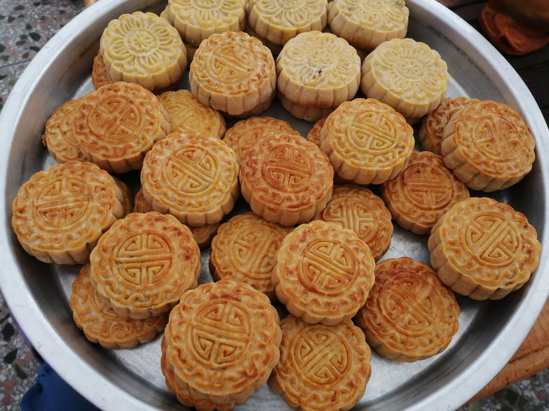 广式月饼—蛋黄莲蓉月饼