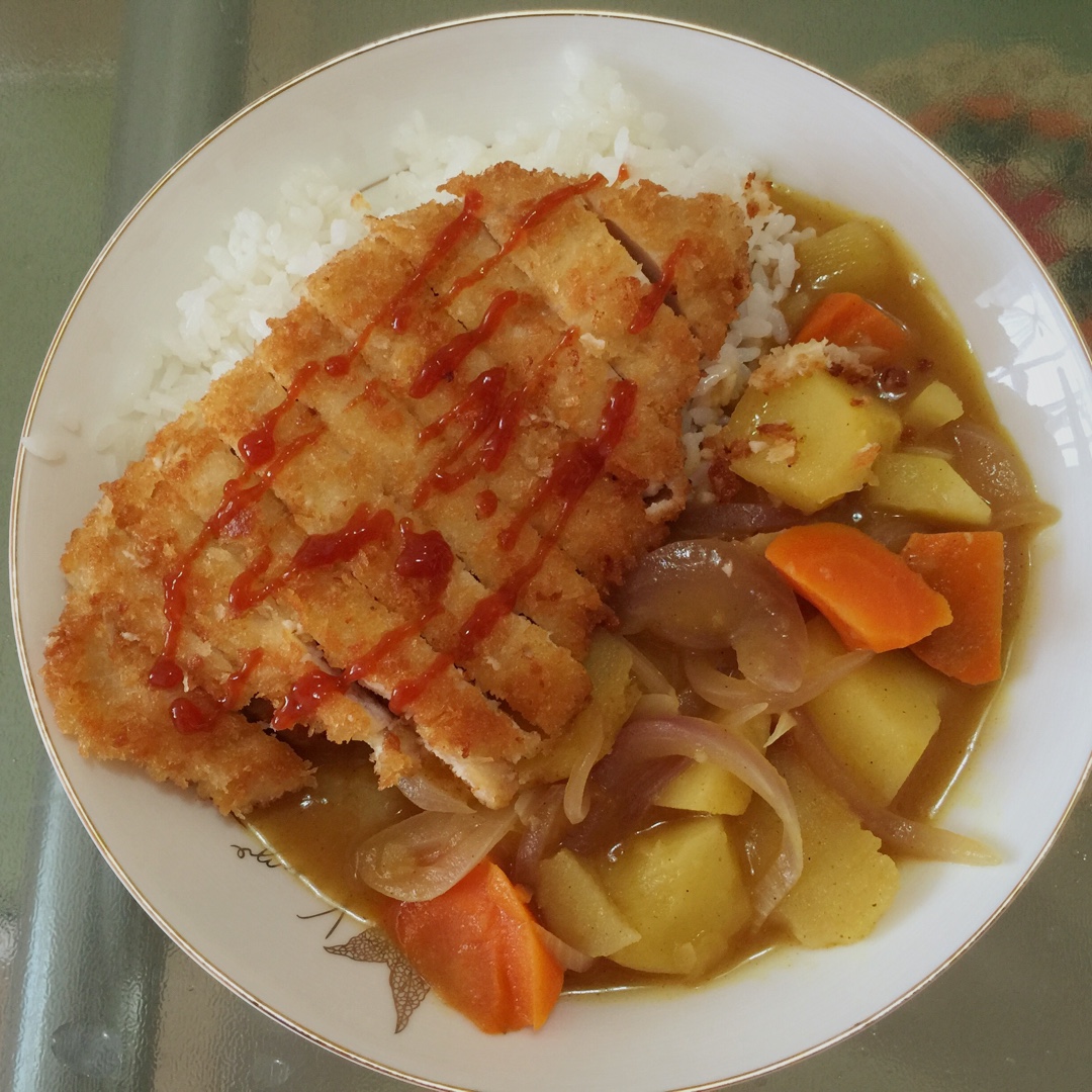 炸鸡排咖喱饭