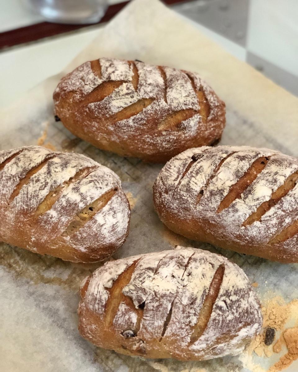 全麦葡萄干面包