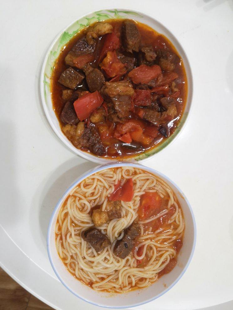 番茄牛腩(实拍图，一个菜两种吃法)