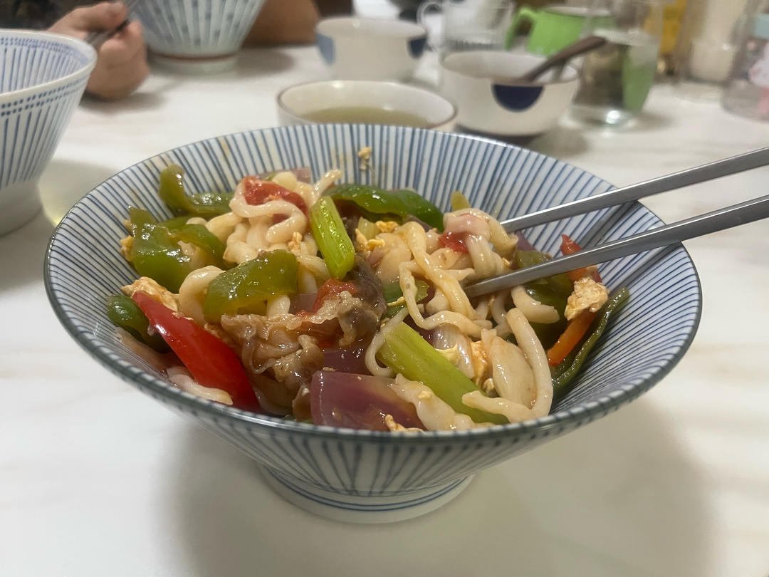 【小高姐】炒拉条子 记忆中西红柿汁裹着的那碗粗面条