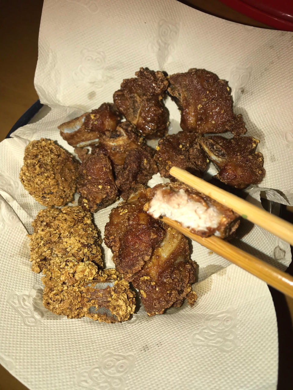外酥里嫩的油炸排骨
