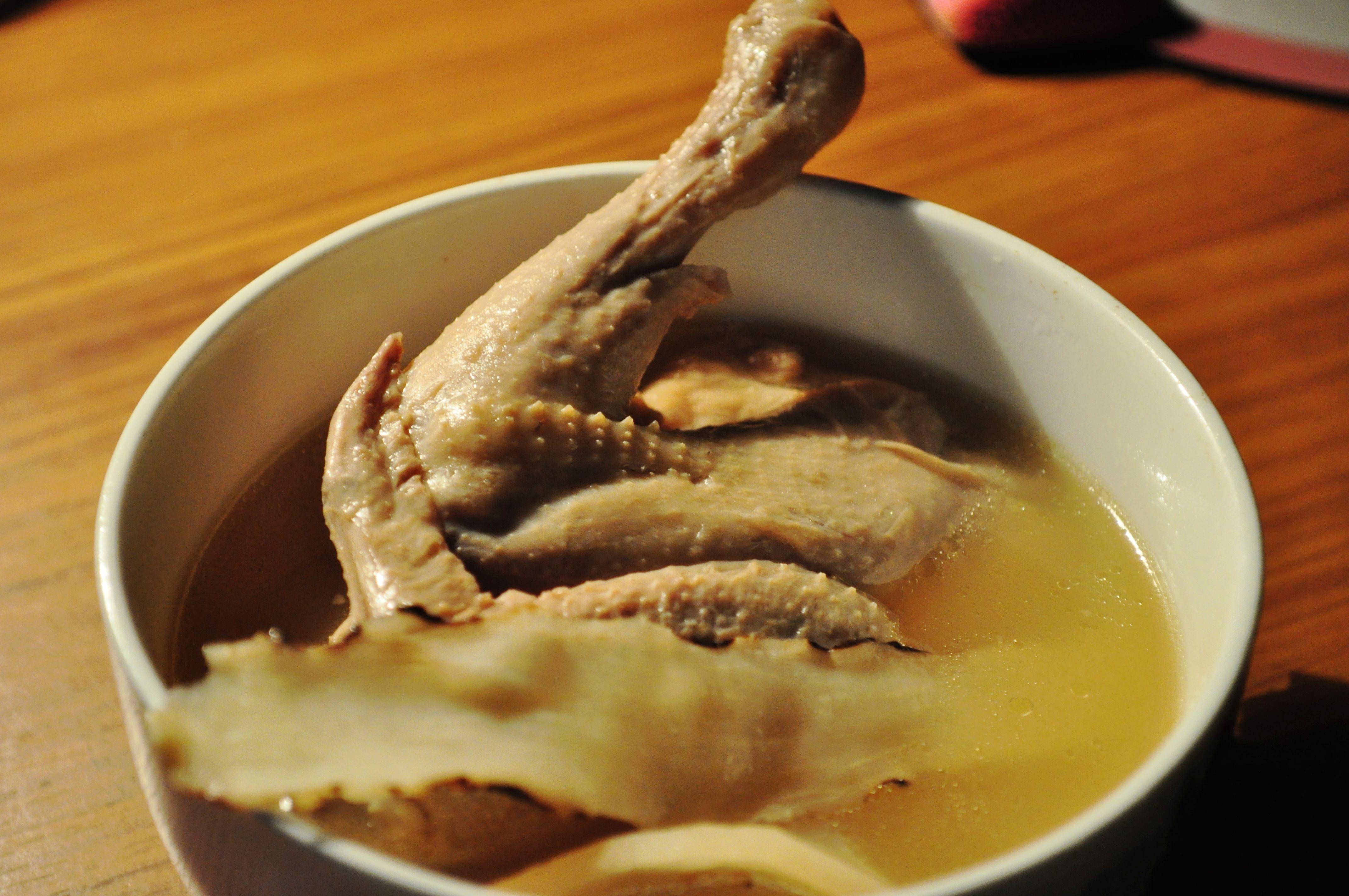 清补凉乳鸽汤的做法